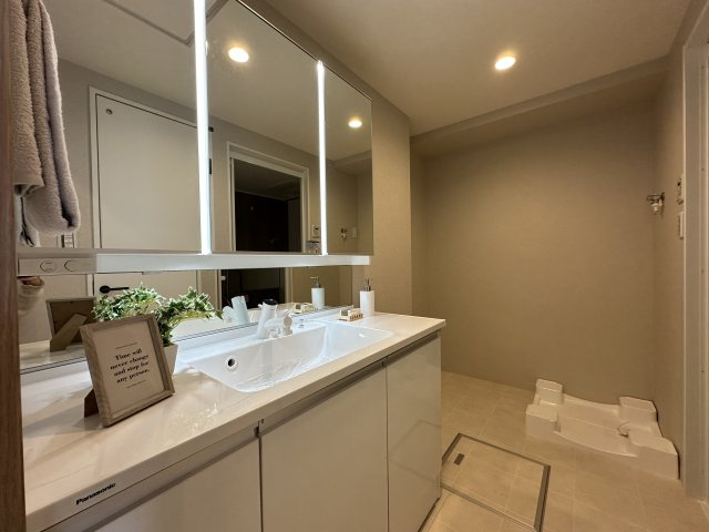 アバンドーネ西神春日台６号棟の独立洗面台