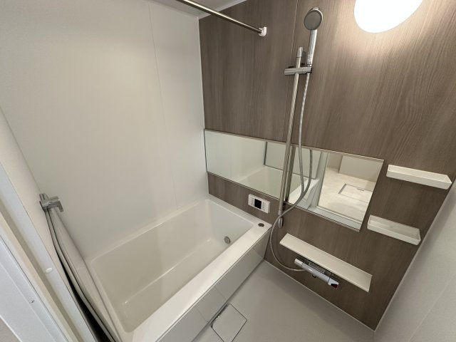 アバンドーネ西神春日台６号棟の浴室