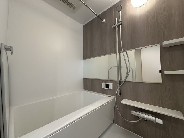 アバンドーネ西神春日台６号棟の浴室