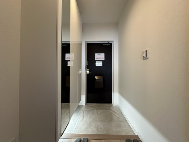 アバンドーネ西神春日台６号棟の玄関