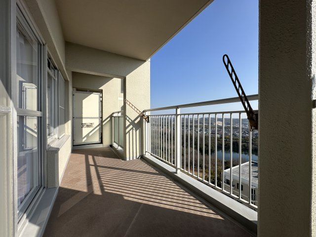 アバンドーネ西神春日台６号棟のバルコニー