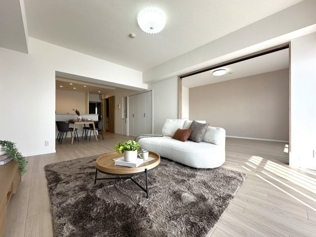 アバンドーネ西神春日台６号棟の居間・リビング