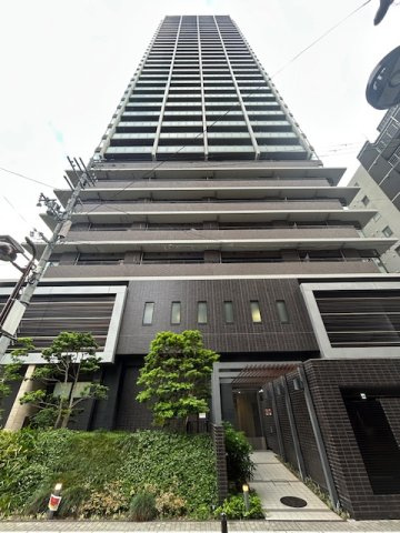 大阪市中央区東心斎橋１丁目の賃貸マンションのエントランス