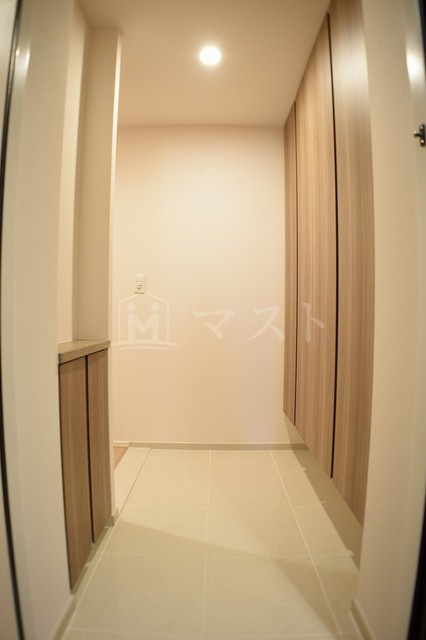 大阪市中央区東心斎橋１丁目の賃貸マンションの玄関