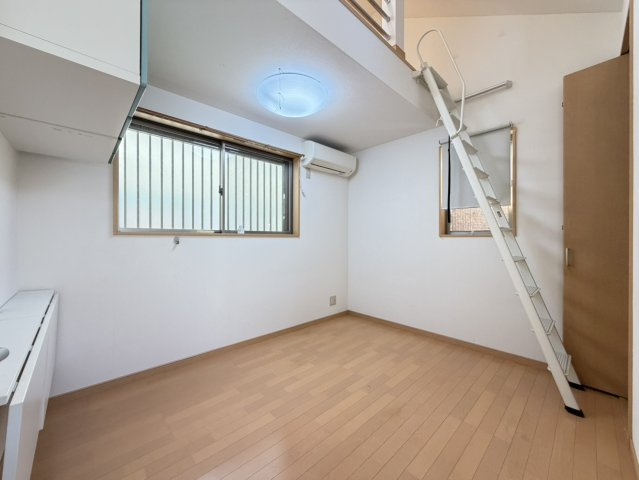 長峰台1丁目戸建の洋室
