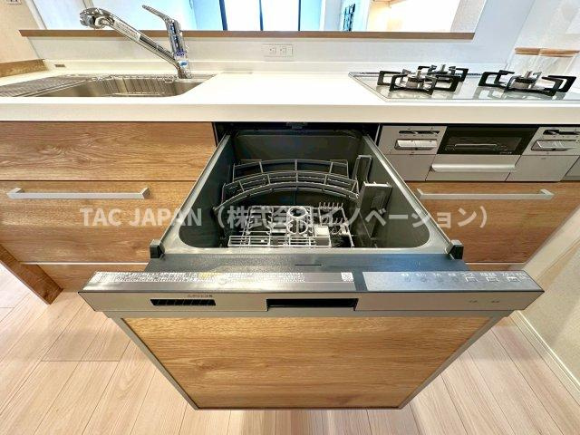 サンクレイドルレヴィール池袋のキッチン|【ビルトイン食器洗浄乾燥機】
最後にスイッチONすれば洗い物が完了。家事の時短に大活躍のビルトイン食器洗浄乾燥機。