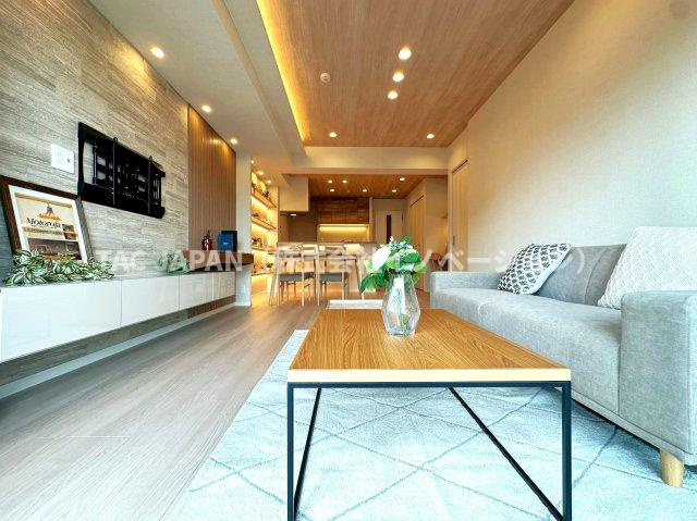 サンクレイドルレヴィール池袋の居間・リビング|【いつでもご見学可能です】
お問合せ当日やお仕事帰りなどご都合の良いタイミングでのご見学可能です。生活環境を確認する意味でも平日の夜でもお気軽にご覧ください。