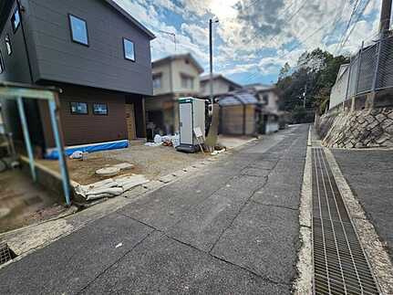 安佐南区高取北2丁目の前面道路含む現地写真