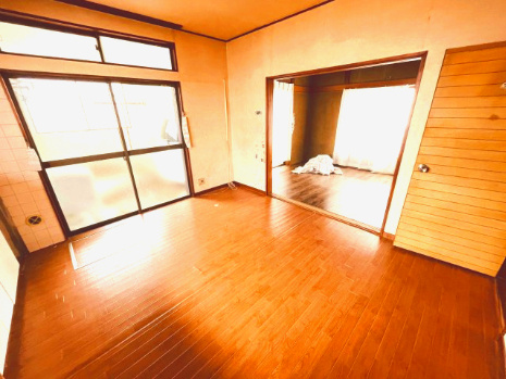 柏市大室　中古戸建の居間・リビング