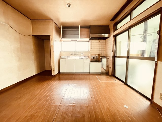 柏市大室　中古戸建の居間・リビング