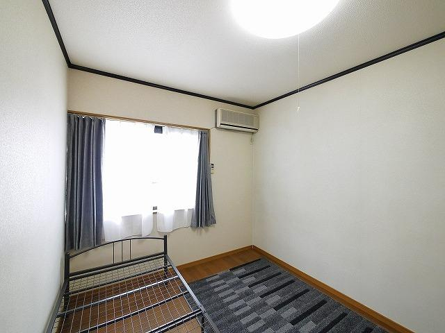 ジョイフル敷島の寝室|コンパクトで使いやすい洋室です