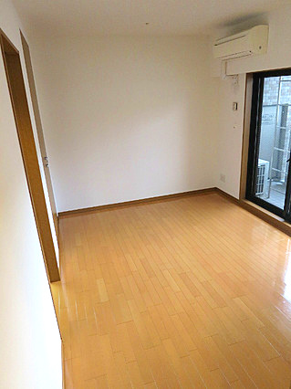 リーガル神戸三宮山手の居間・リビング