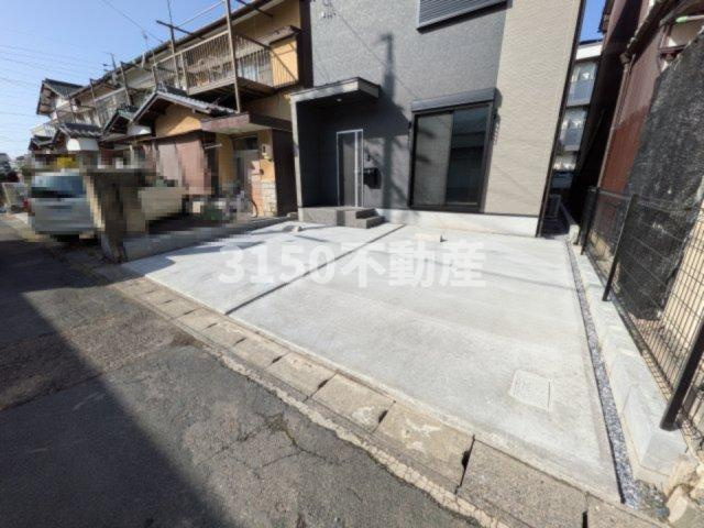 Villa Frontier 市橋の駐車場