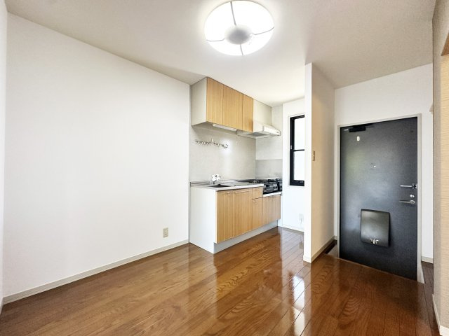 フレグランス蔵本の居間・リビング
