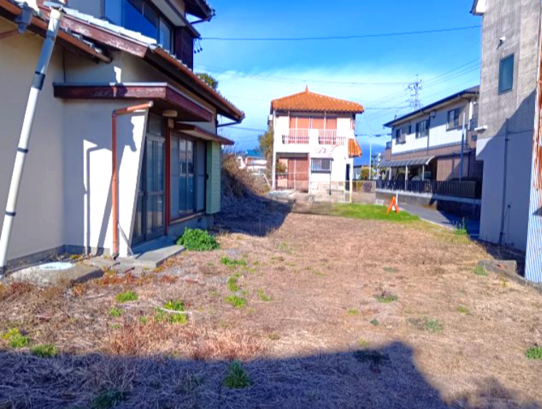 売土地　富士市岩淵の外観|敷地面積が約110坪あります。
自由な間取りでお家が建てられます。
駐車場を広く取る事も可能です。