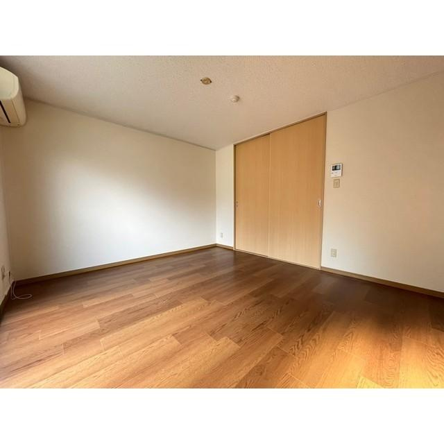 筑紫野市原田４丁目のアパートの居間・リビング|別号数タイプ