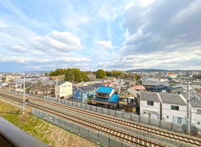 【展望】 | 宇治大久保コープ | 6階部分なので洗濯物がよく乾きます。バルコニー側には高い建物がないので開放的です！