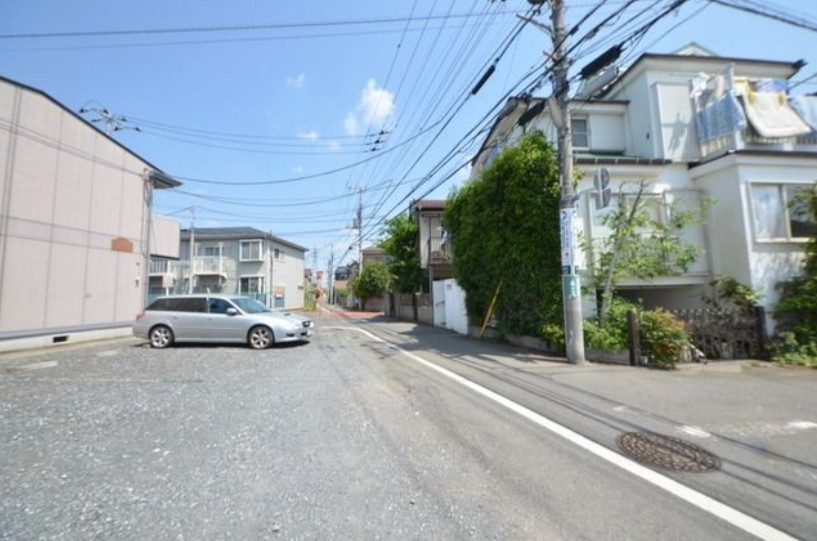 アステリアBの駐車場