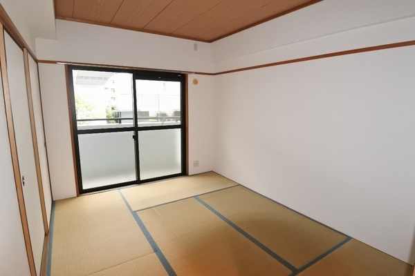 アーバンリブの和室|☆日本の和をお楽しみください。リラックス空間を♪広々押入、収納が豊富です。♪