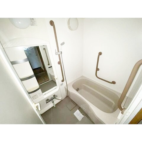 横浜市泉区中田西１丁目の賃貸マンションの浴室