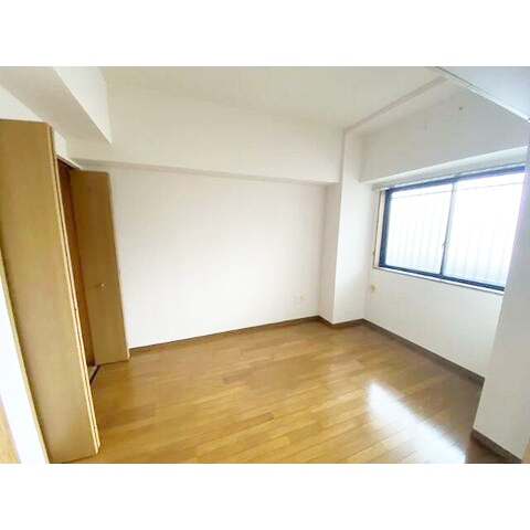 横浜市泉区中田西１丁目の賃貸マンションの居間・リビング