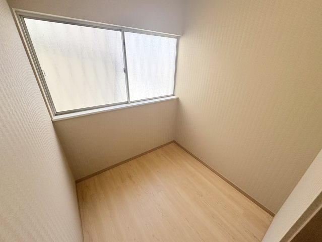 神戸市長田区駒ヶ林町3丁目の洋室