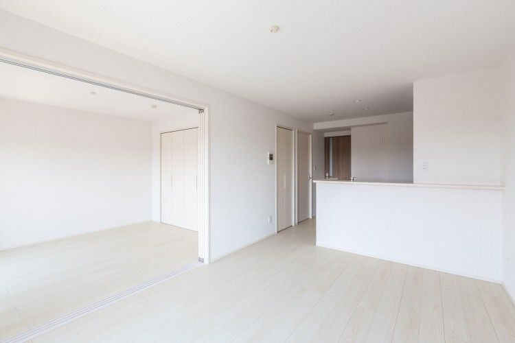 ダイコク日限山の居間・リビング