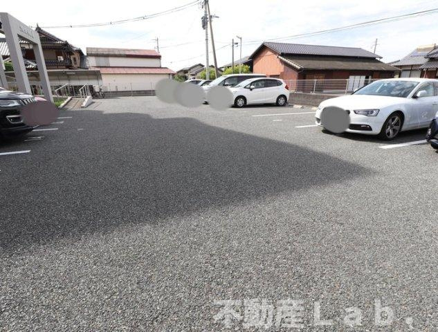 North Pole Ⅲの駐車場