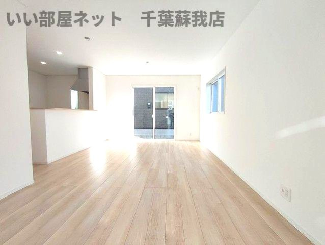 クレイドルガーデン市原市東国分寺台第２　１号棟の居間・リビング|居間です