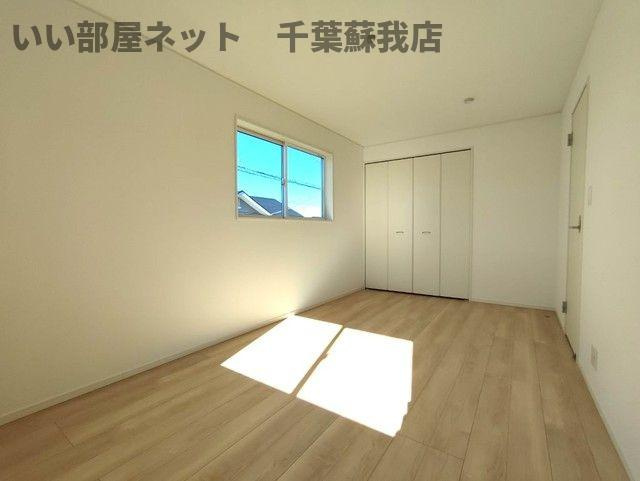 クレイドルガーデン市原市東国分寺台第２　１号棟の寝室|ゆとりの広さです