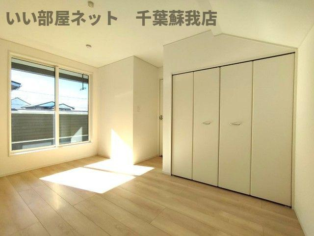 クレイドルガーデン市原市東国分寺台第２　１号棟の洋室|個人の部屋や寝室として使える洋室です