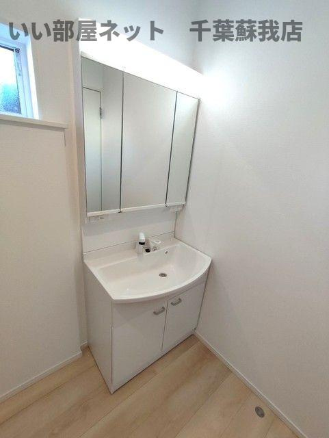 クレイドルガーデン市原市東国分寺台第２　１号棟の洗面所|忙しい朝には欠かせない洗面所です