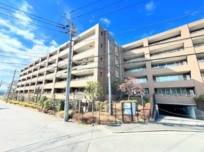 【外観】 | グランディスタ青葉台F棟 | ◆その邸が魅せる、気品・上質・重厚感・極細やかさ、そのすべては訪れた者に安らぎと品性を与える特別な空間です。ここに住むからこそ意味がある。すべての（始まり）をここから迎えます。