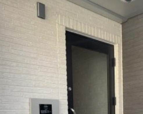 Shanti Casa 四谷若葉のエントランス