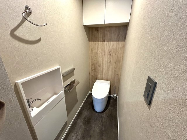 明石市大久保町松陰戸建のトイレ