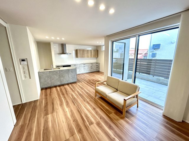 明石市大久保町松陰戸建の居間・リビング