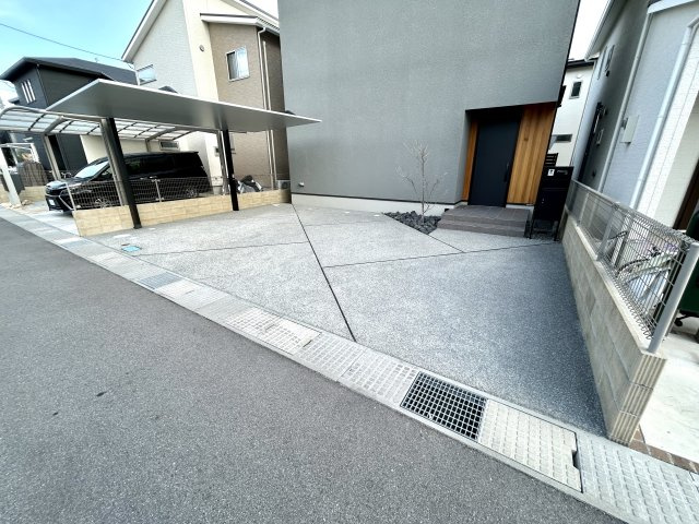 明石市大久保町松陰戸建の駐車場