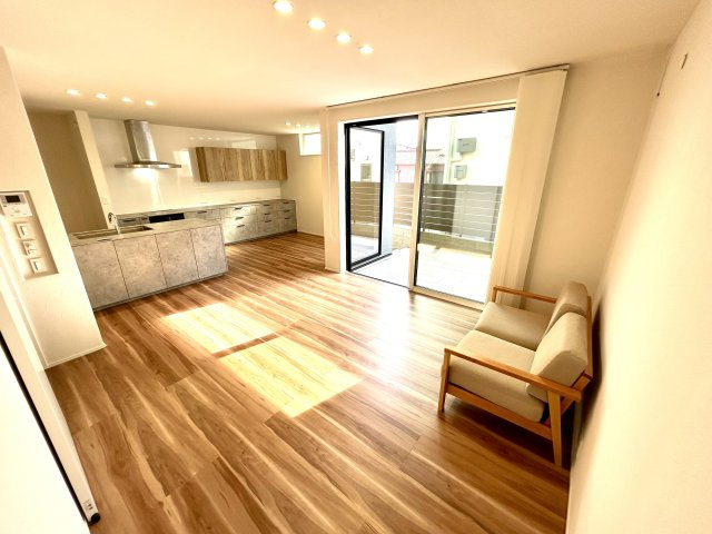 明石市大久保町松陰戸建の居間・リビング