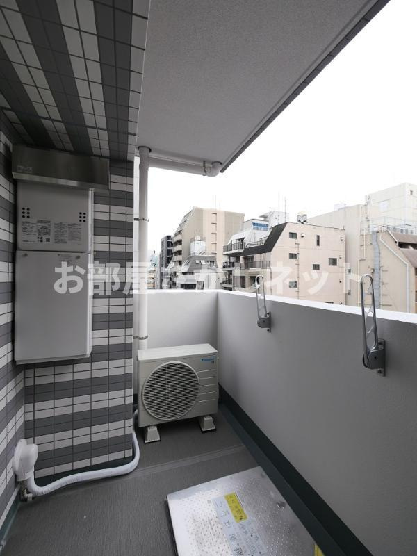 PREMIUM CUBE 上野【おとり物件なし】#学生・社会人にオススメ！初期費用分割払いOK！のバルコニー