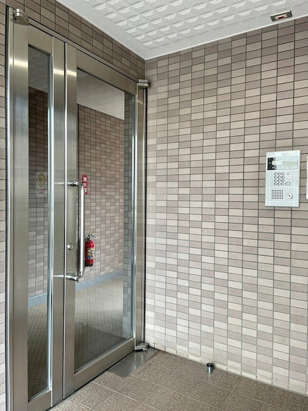 練馬区旭丘１丁目の賃貸マンションのエントランス