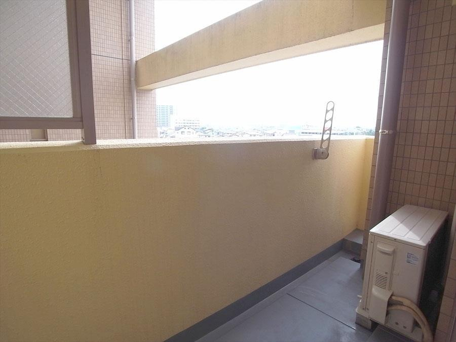 ロイヤルタワー花畑駅前のバルコニー|開放的で明るい空間を演出してくれるバルコニーです