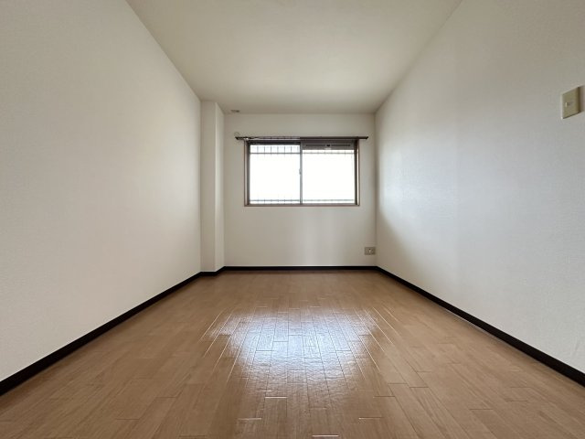 トゥジュール・ヴェールの洋室