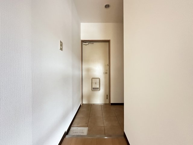 トゥジュール・ヴェールの玄関