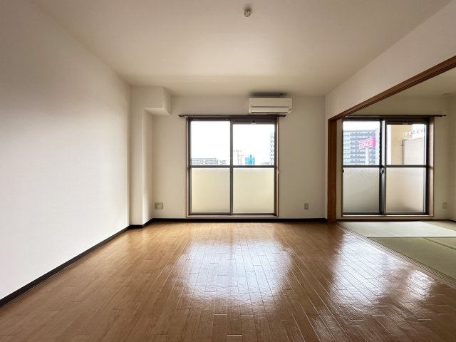 トゥジュール・ヴェールの洋室