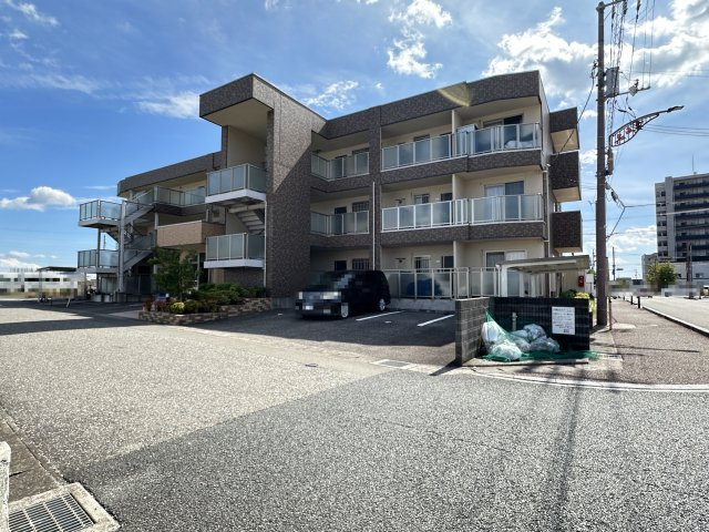 トゥジュール・ヴェールの外観