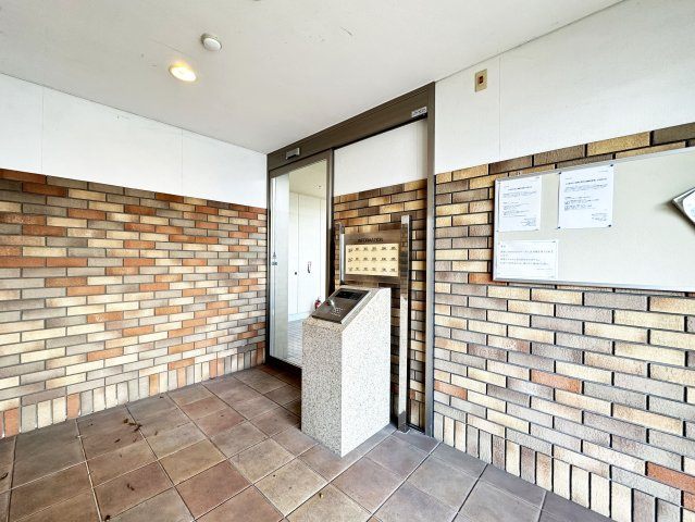 トゥジュール・ヴェールのロビー