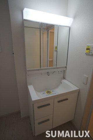 熊本市南区御幸西１期1号棟の独立洗面台