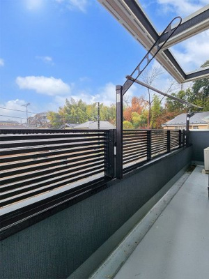 【その他】 | ◆◇大曾根台中古戸建◇◆ | ◆気持ちのいい空が見渡せる広いバルコニー。爽やかな風を感じて、心躍る素敵な暮らしがはじまります。通風・採光にも優れ、心地よい光と風があふれています♪