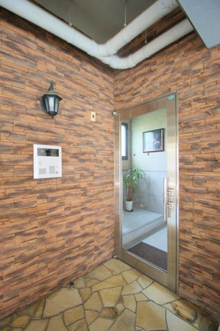 グランデージ中央町のエントランス|清潔なエントランス♪