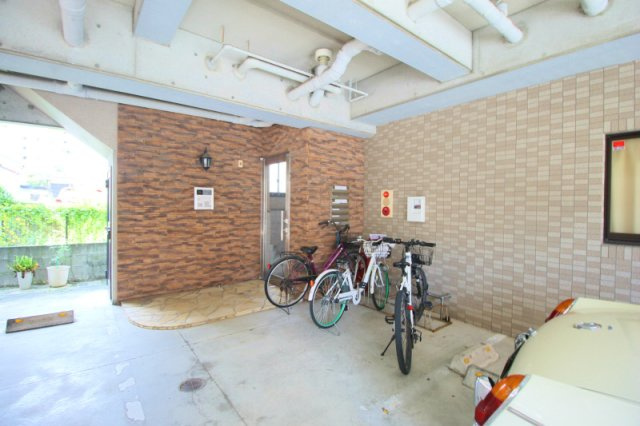 グランデージ中央町のその他共用部分|駐輪場♪